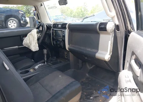 2008 Toyota Fj Cruiser z USA, uszkodzony, nr VIN JTEZU11F88K006628